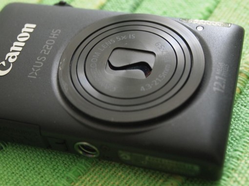 Canon IXUS 220 HS - Copriobiettivo bloccato - 2